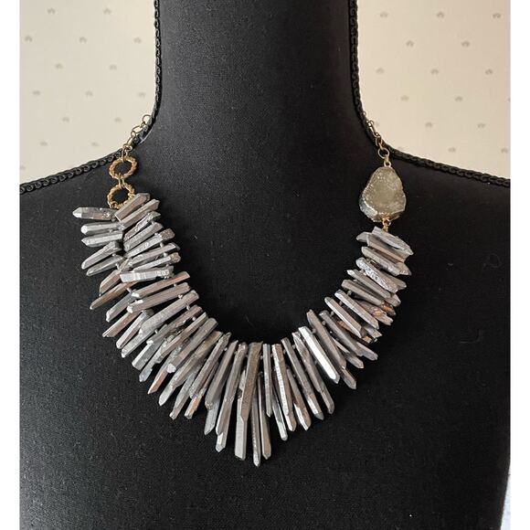 Gorgeous Metal Crystal Adjustable Necklace - Picture 1 of 6